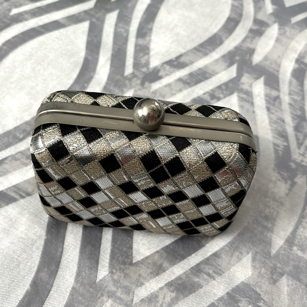 Hard Case clutch
